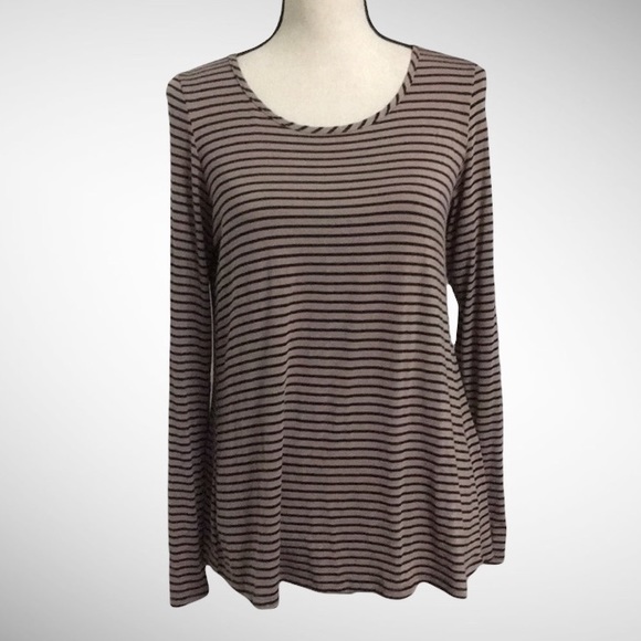 Pixi + ivy dressy casual top - Picture 2 of 9